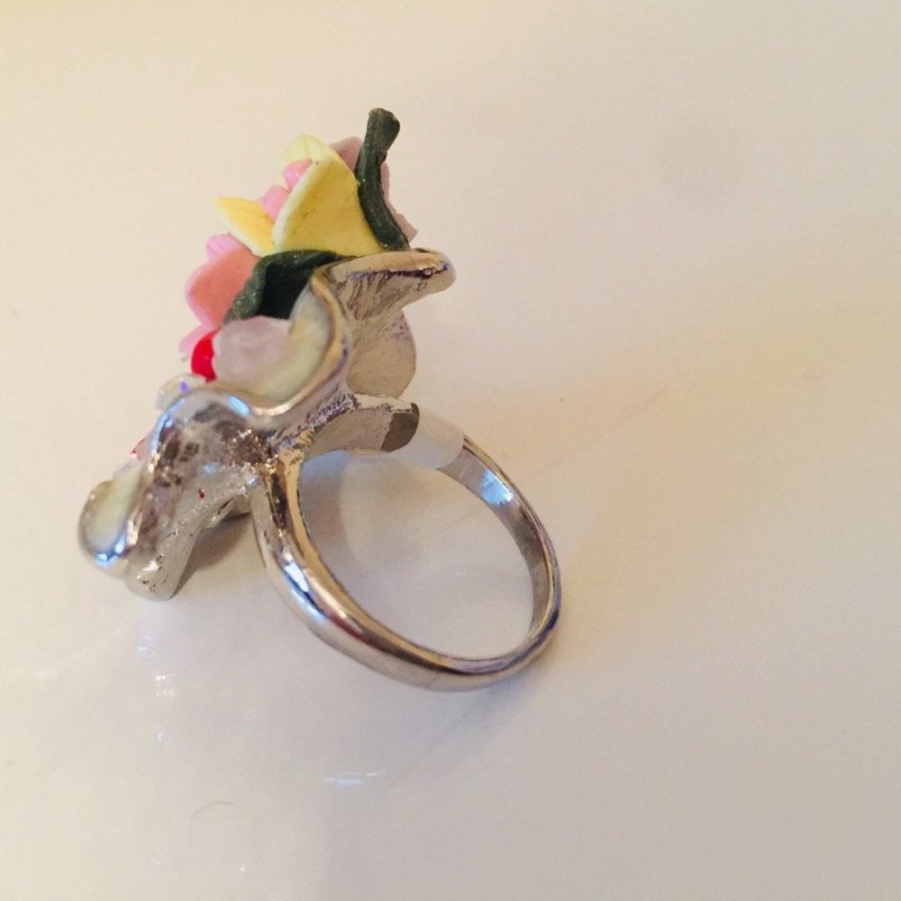 Porcelain flower ring (new) - Picture 3 of 4